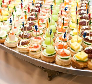 Reussir-son-buffet-de-mariage-avec-un-aperitif-chic.jpg